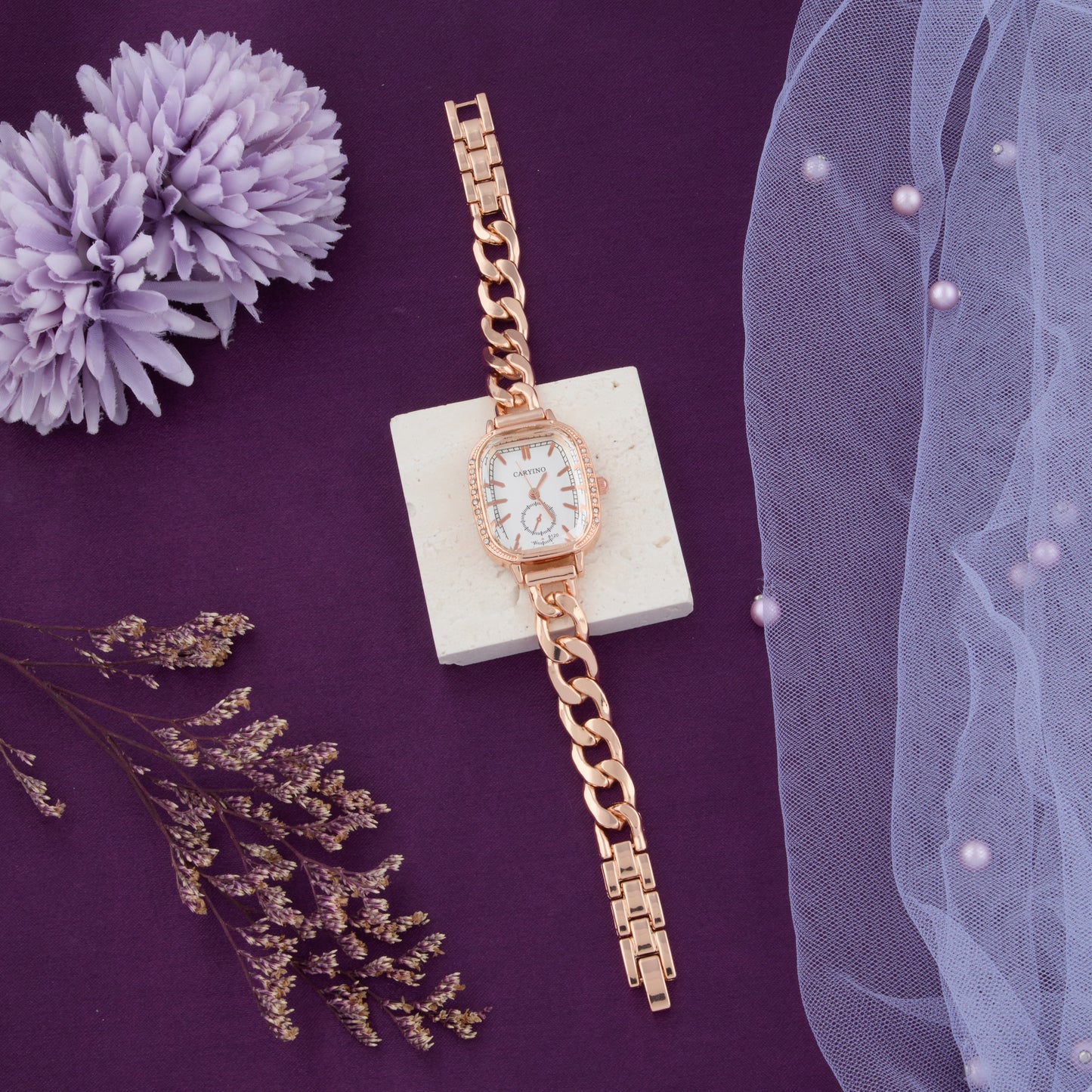 Trendy Rose Gold Women’s Watch with Bold Chain Strap & Crystal Bezel