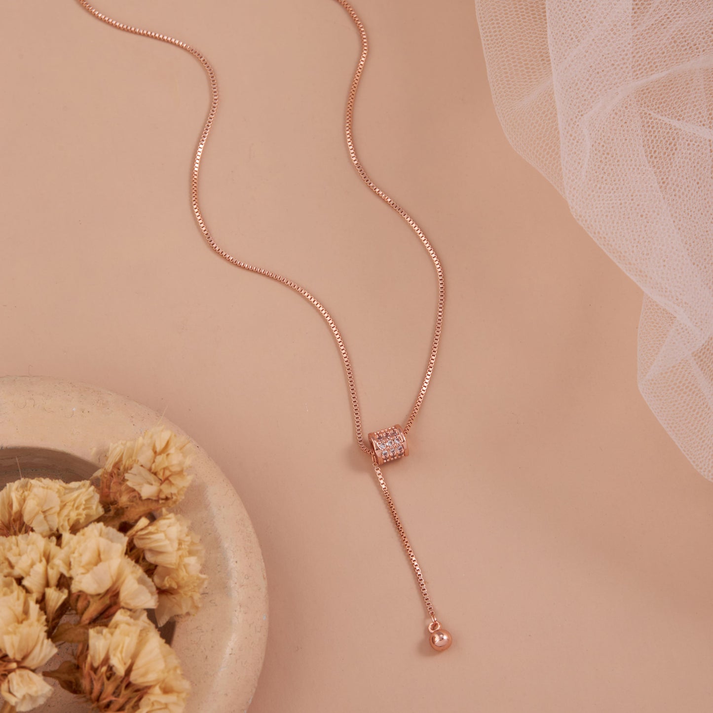 Floral Pendant Necklace for Stylish Appeal