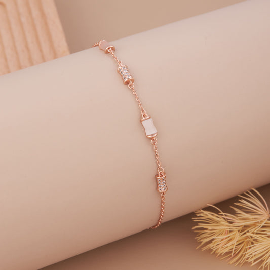 Elegant Gold Bracelet for Modern Chic Style