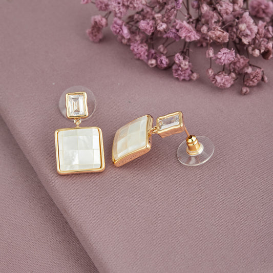 Stylish Earrings with Gemstone and Floral Motifs