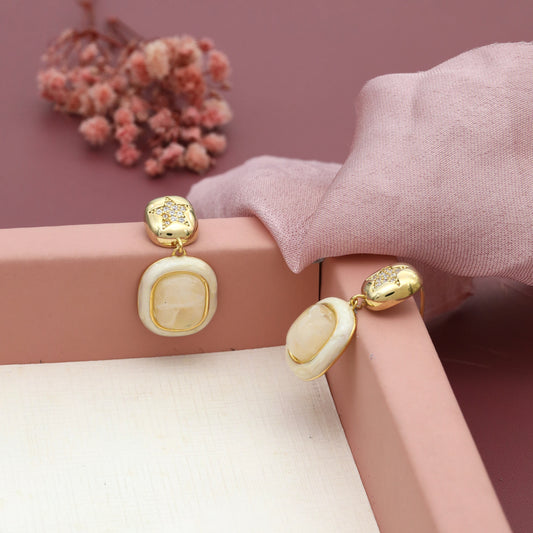 Elegant Earrings with Sophisticated Design