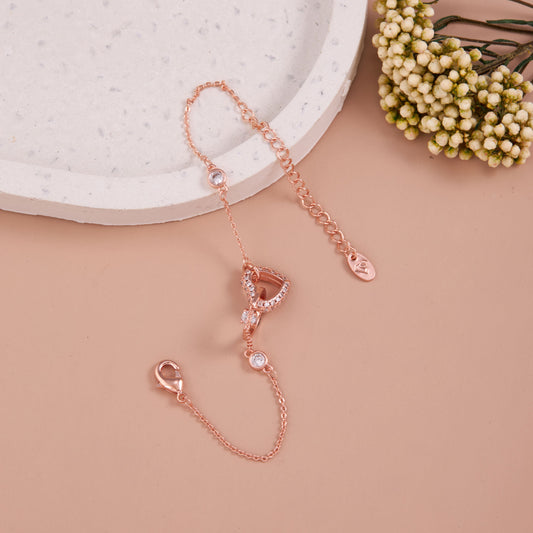 Sophisticated Gold Bracelet for Modern Elegance