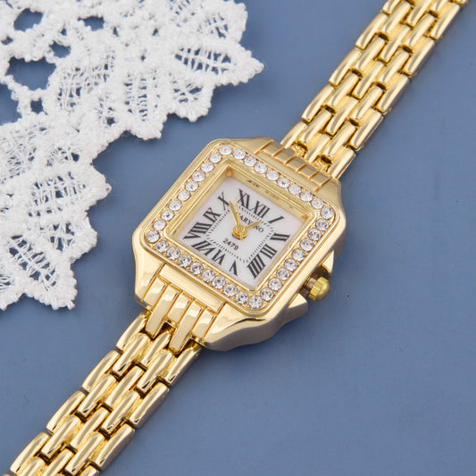 Elegant Gold Women’s Watch Fashion Accessory Showcase