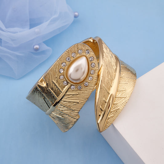 Royal Glow Pearl & Diamond Bracelet