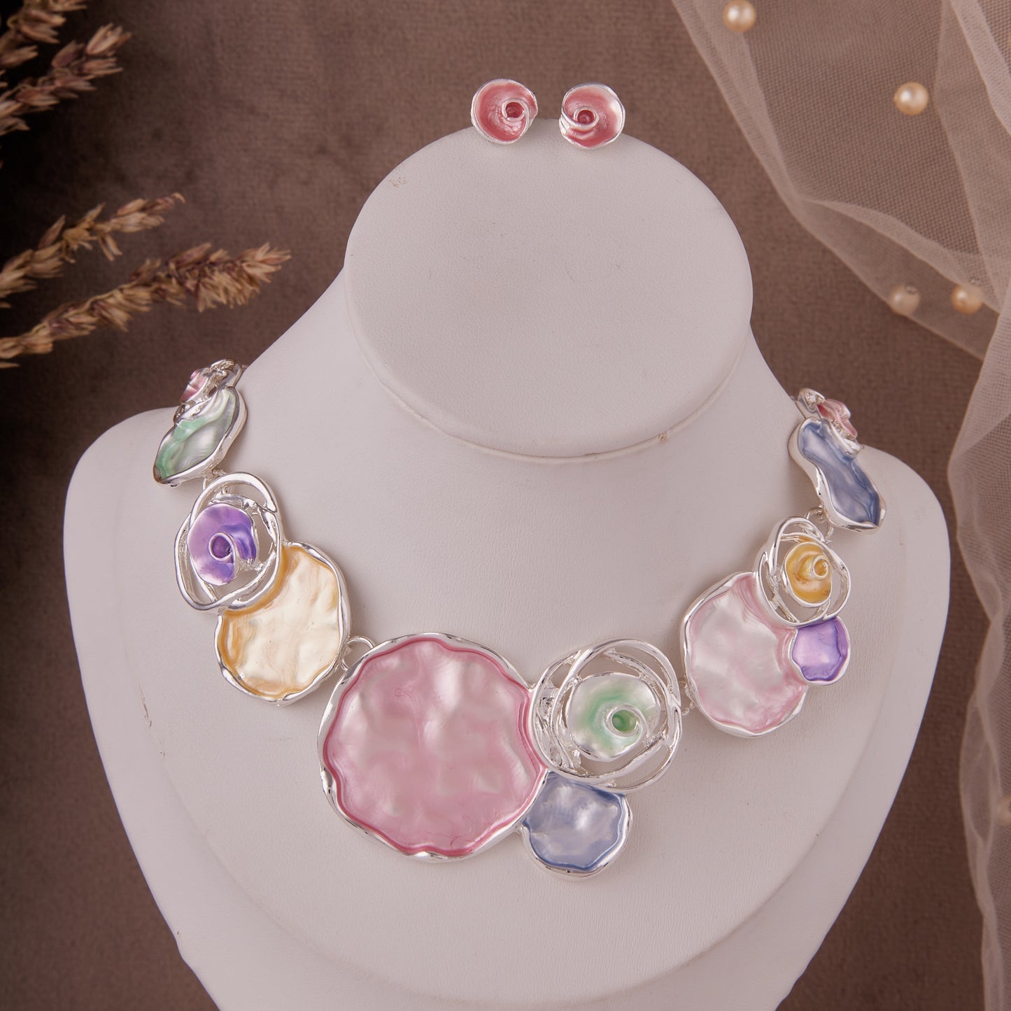 Elegant Floral Motif Necklace & Earrings Set – Fashion Accessory