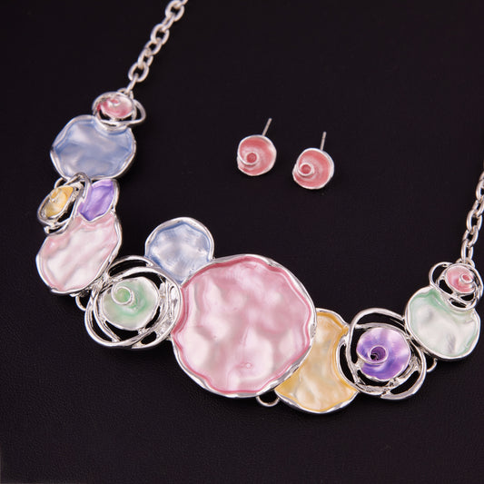 Elegant Floral Motif Necklace & Earrings Set – Fashion Accessory