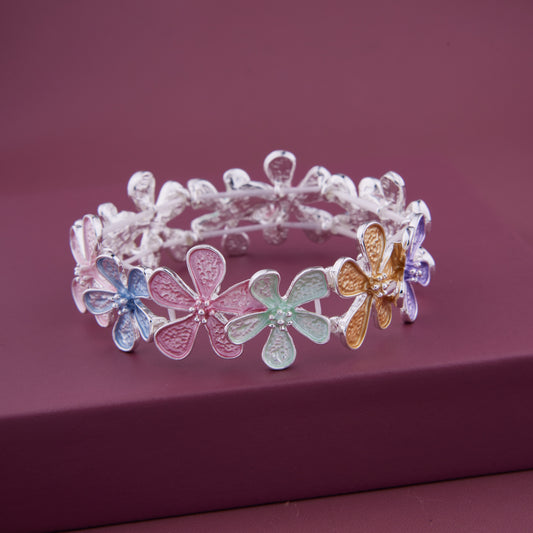 Floral Motif Bracelet for Women Nature-Inspired Elegance