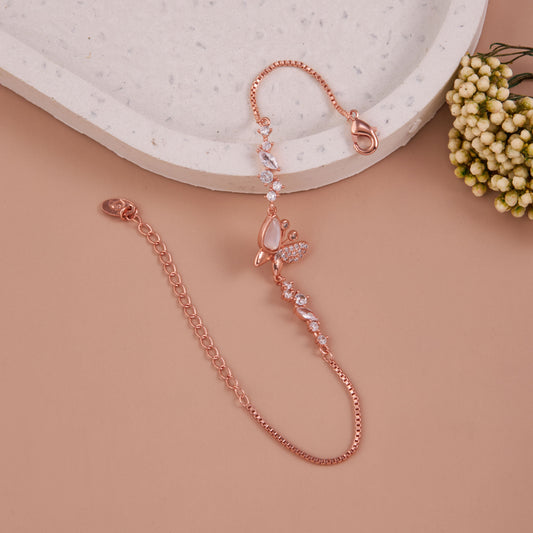 Elegant Gold Bracelet for Refined Style