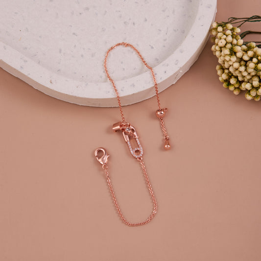 Intricate Gold Bracelet with Shiny Finish