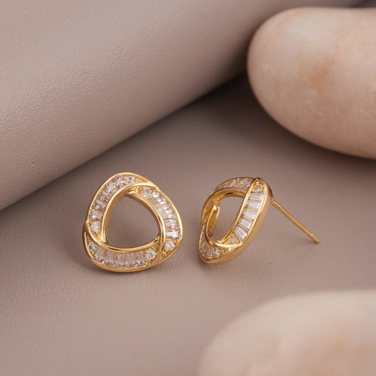 Gold Earrings with Sparkling Diamonds – A Touch of Elegance