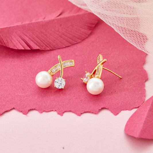 Elegant Gold Earrings with Pearls and Diamonds