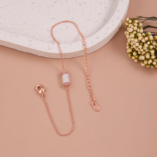 Luxurious Gold Bracelet with Elegant Design