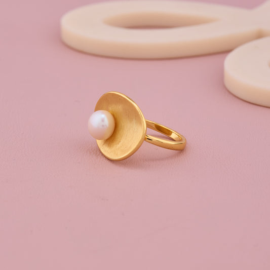 Modern Pearl Gold Ring