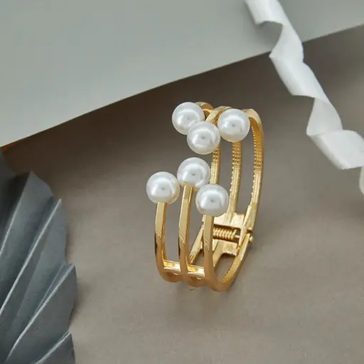 Lustrous Pearl Gold Bracelet