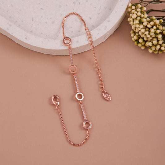 Elegant Bracelet with Fine Craftsmanship