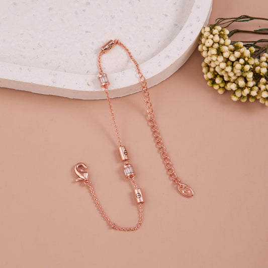 Elegant Gold Bracelet with Warm Shine Finish