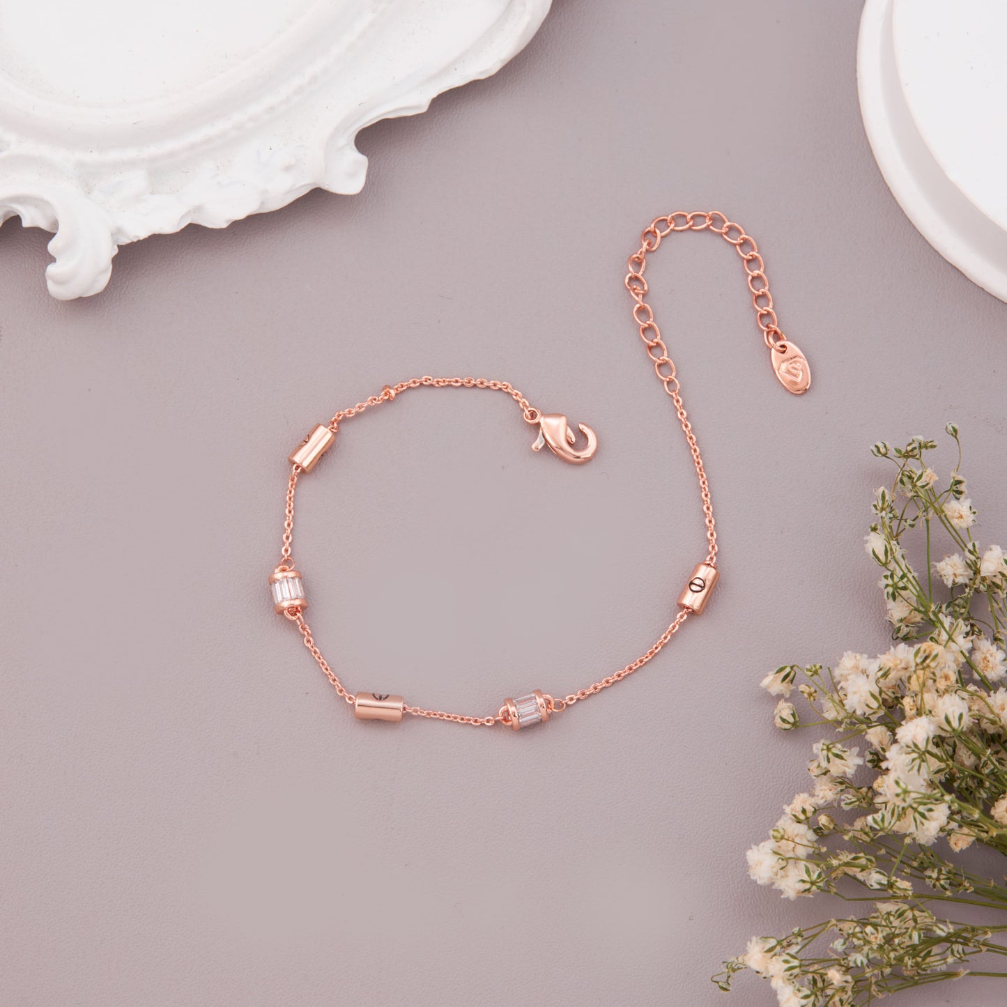 Elegant Gold Bracelet with Warm Shine Finish