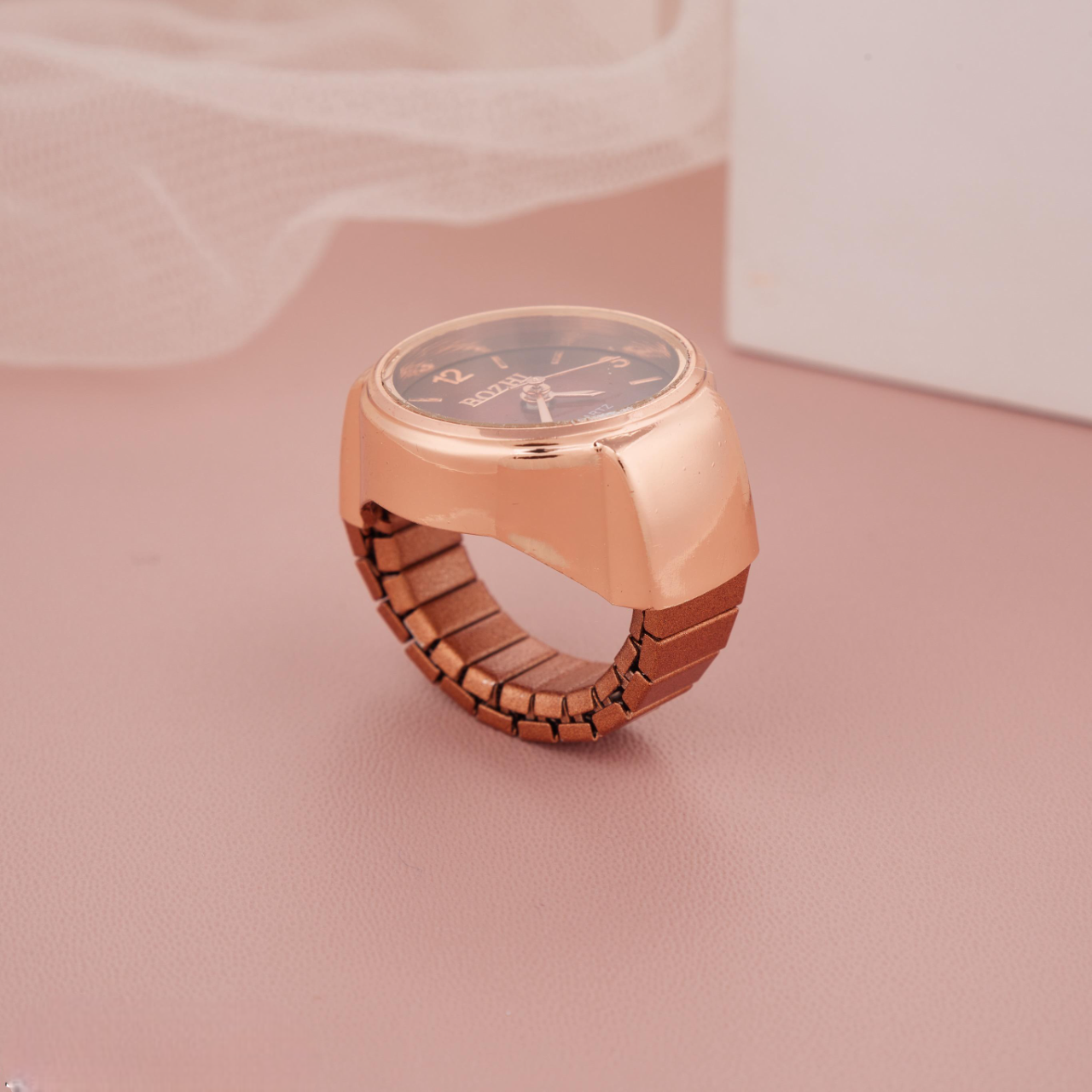 Elegant Rose Gold Quartz Analog Ring Watch