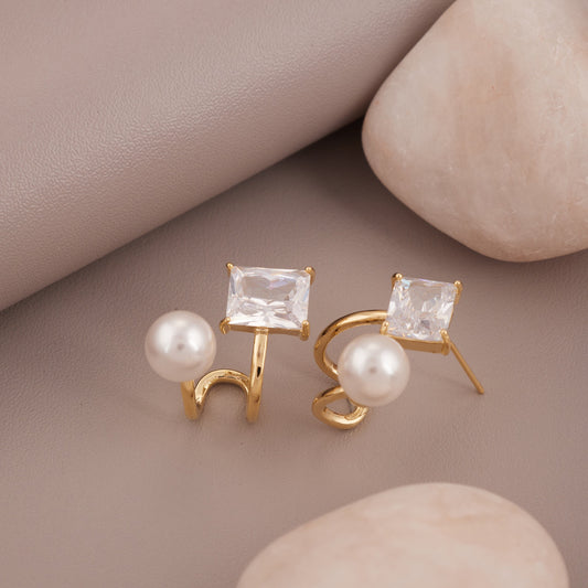 Elegant Pearl Earrings – Timeless & Refined Fashion Accessory