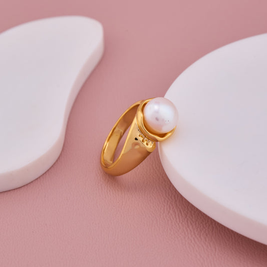 Gold Ring with Classic White Pearl Center