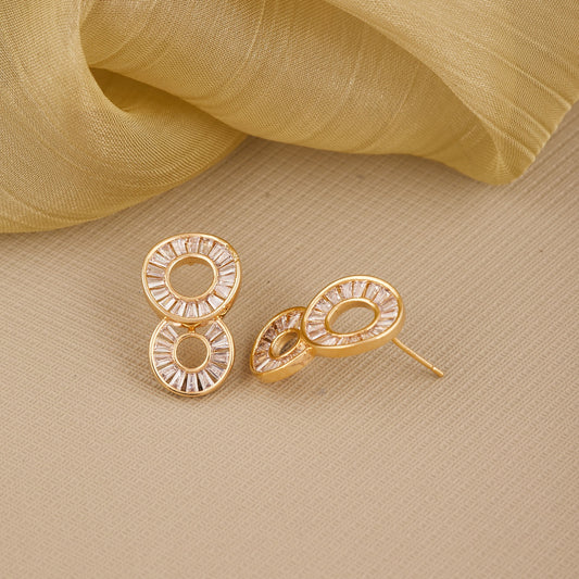 Elegant Gold Earrings with Sparkling Diamonds