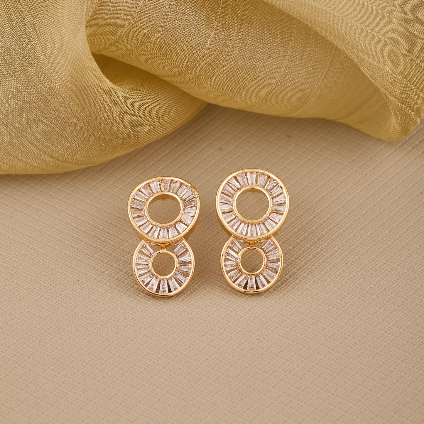 Elegant Gold Earrings with Sparkling Diamonds