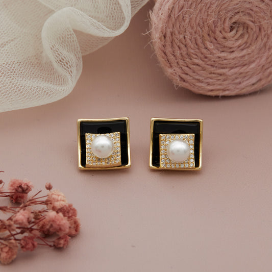 Pearl Earrings with Artistic Floral Setting – Elegant Accessory Display
