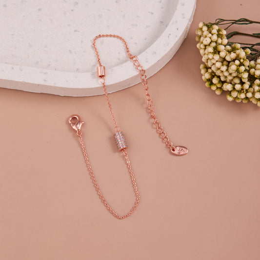 Elegant Rose Gold Bracelet with Stylish Design