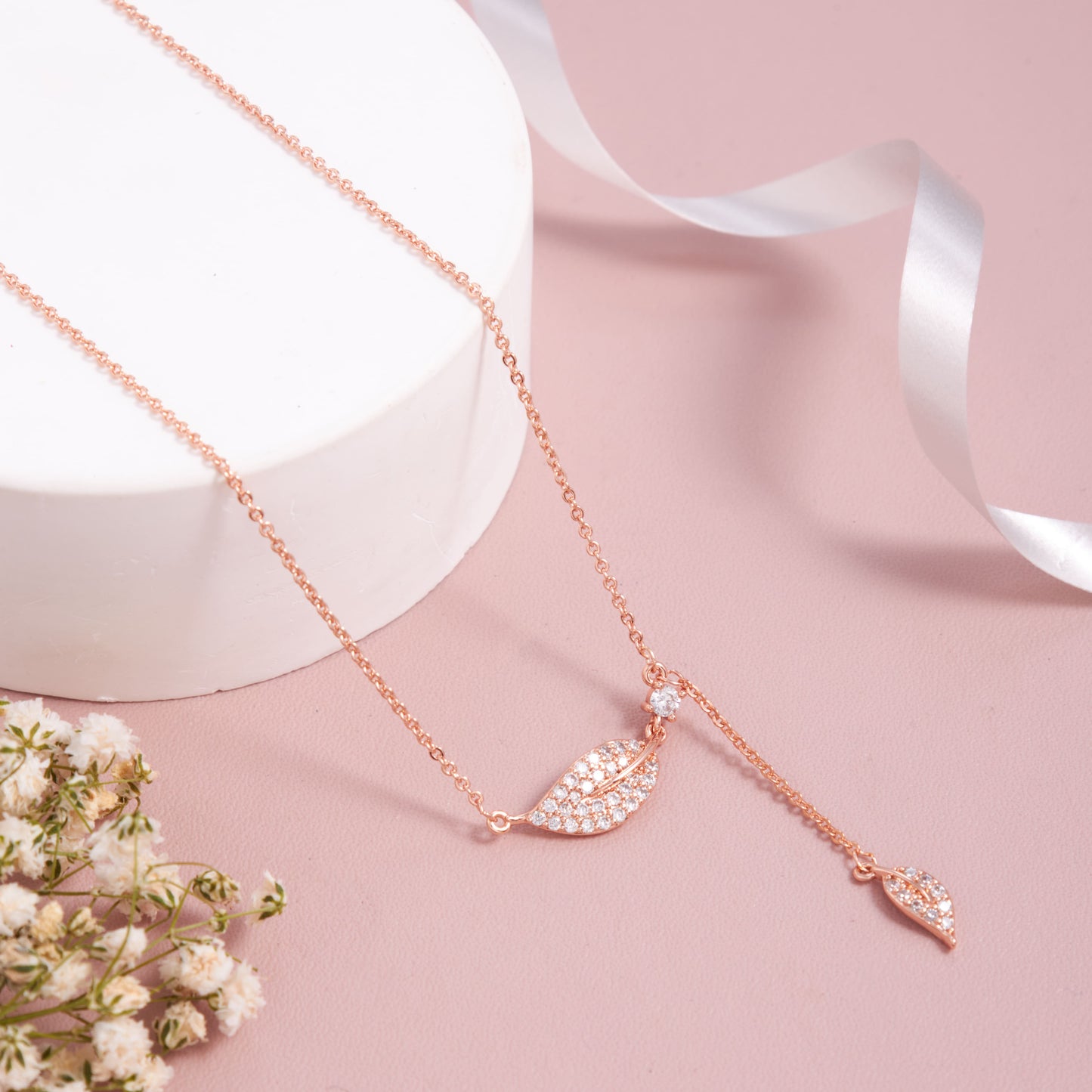 Graceful Floral Pendant Necklace