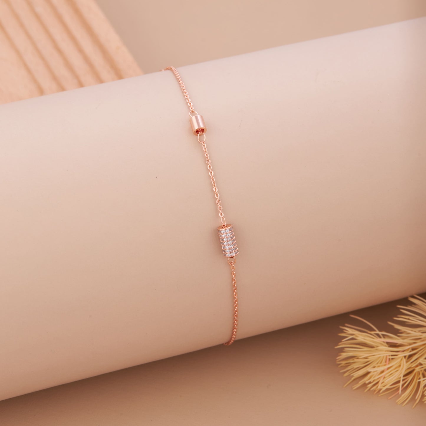 Elegant Rose Gold Bracelet with Stylish Design