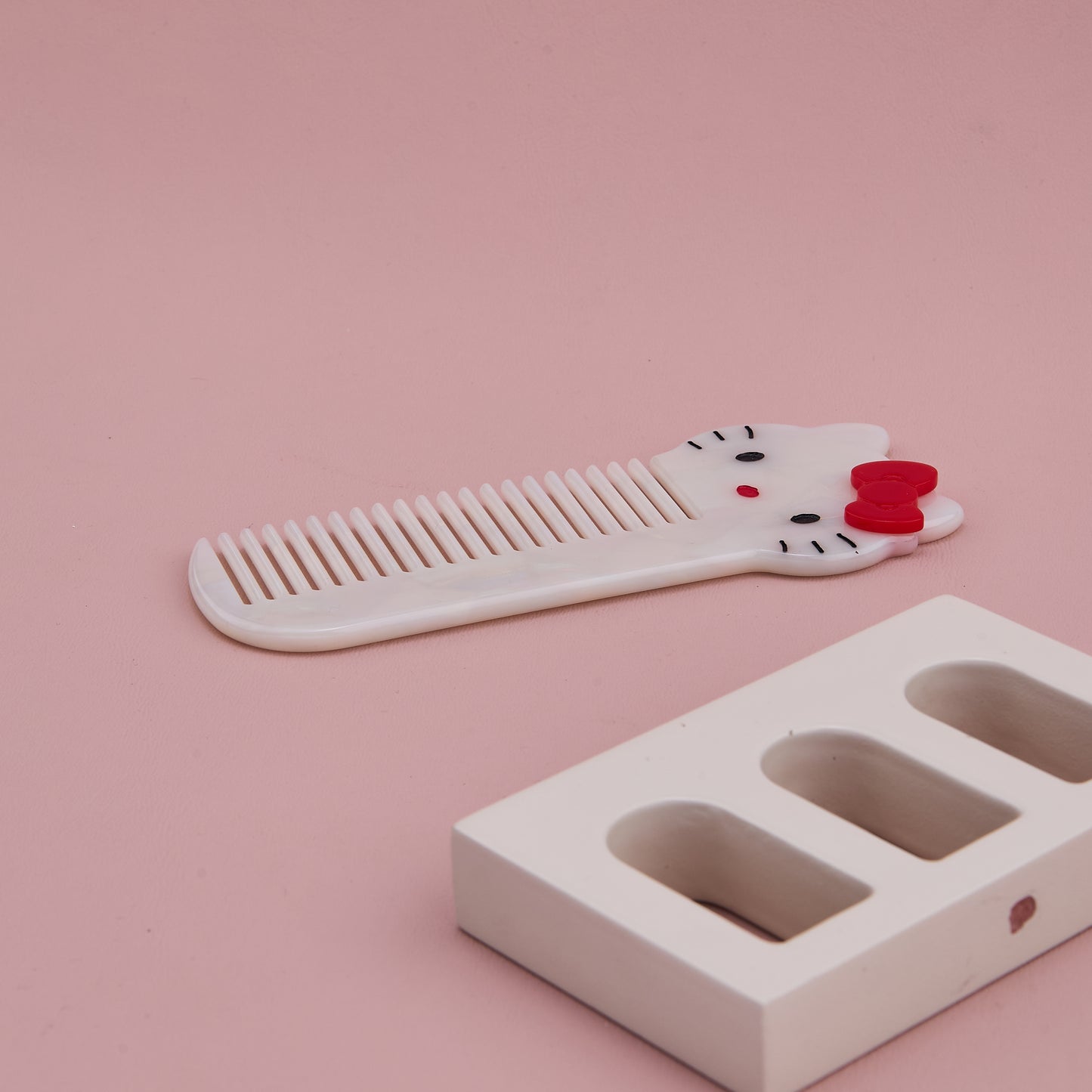 Cute Hello Kitty Comb