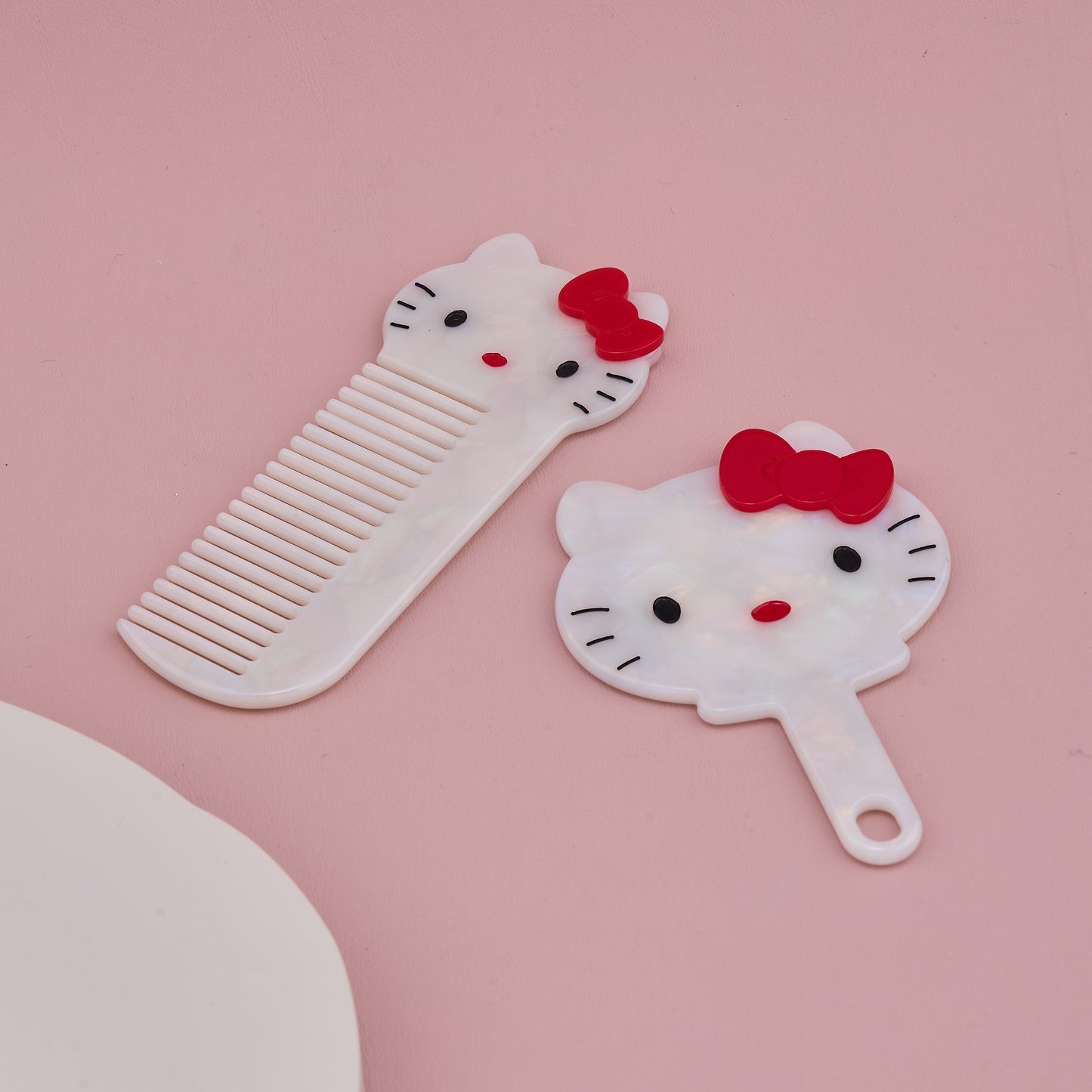 Hello Kitty Comb and Mirror Set