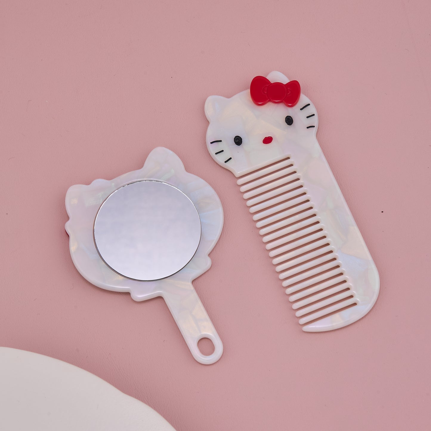 Hello Kitty Comb and Mirror Set