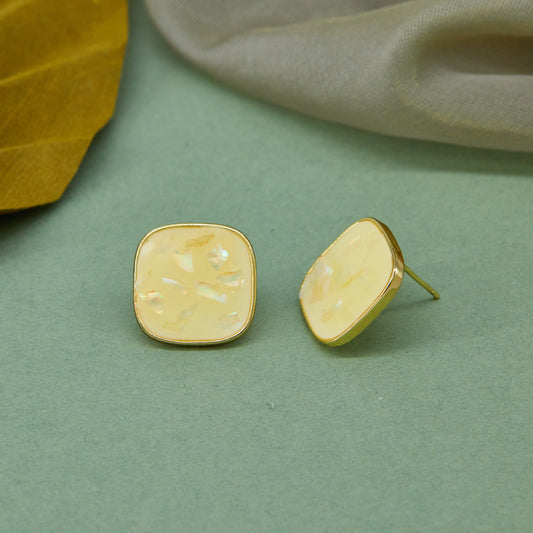 Artful Earrings Distinct Design with Vibrant Details