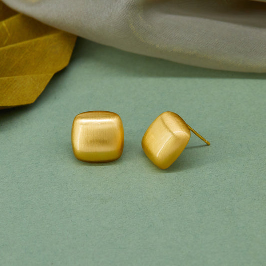 Elegant Gold Earrings Radiant & Sophisticated