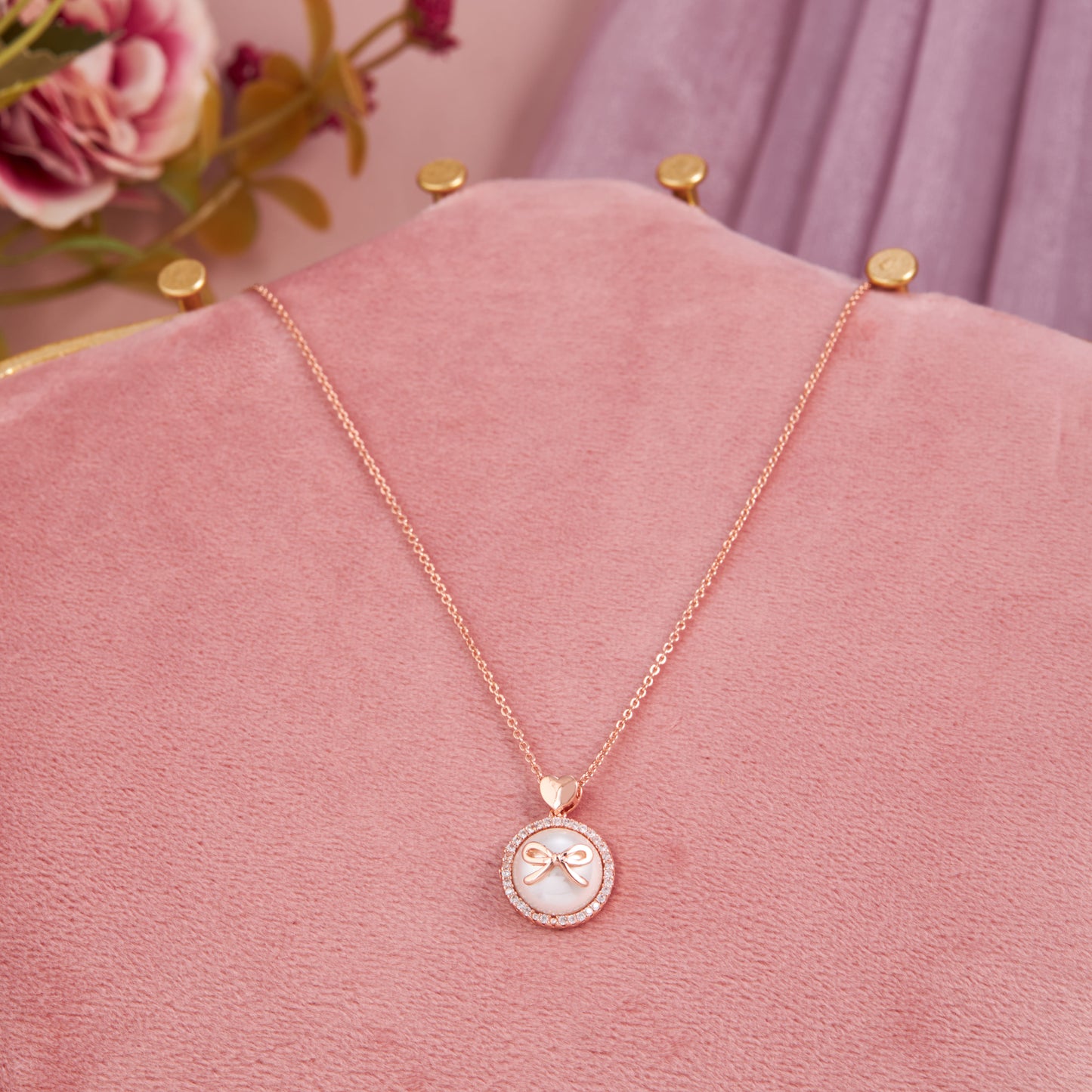 Intricate Floral Pendant Necklace