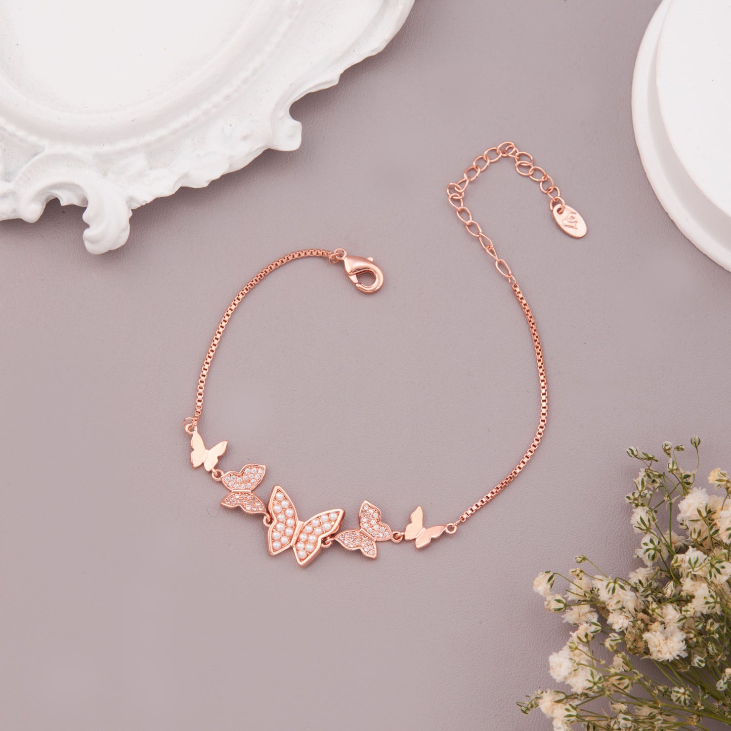 Elegant Rose Gold Bracelet with Radiant Shine