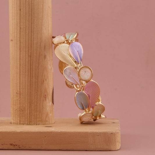 Pastel Leaf Motif Bracelet Elegant Gold-Tone with Enamel Detailing