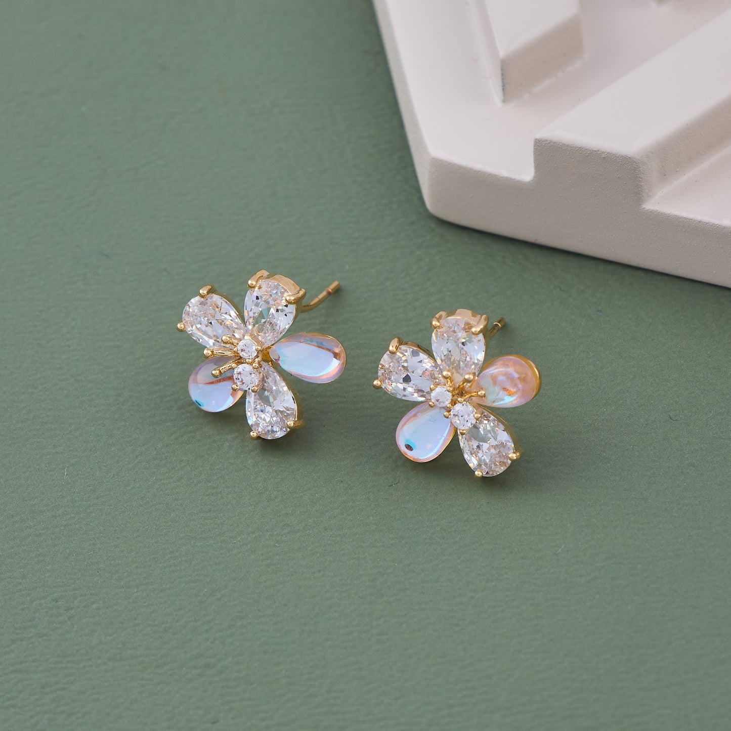 Elegant Earrings with Floral-Inspired Design