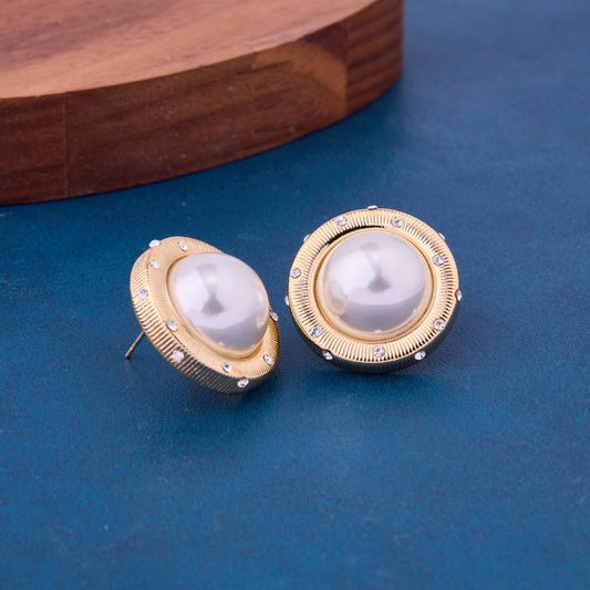 Classic Gold Earrings with Pearls