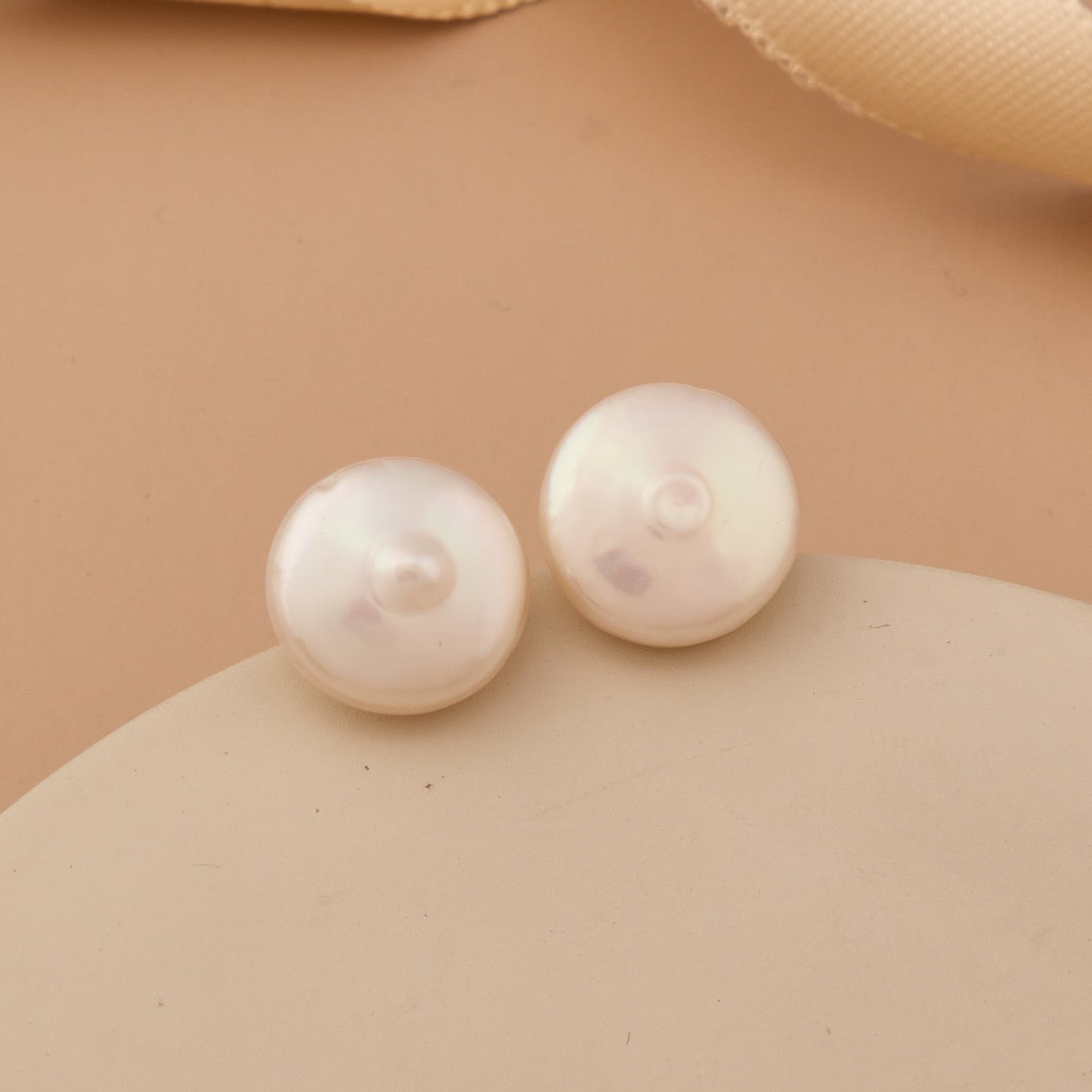 Modern Marble-Finish Circular Earrings