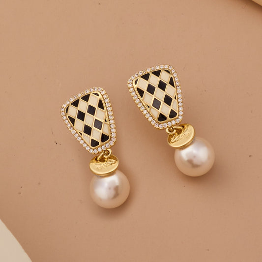 Gold Diamond & Pearl Earrings Glamorous Elegance