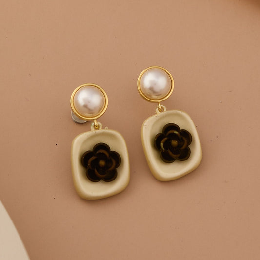 Floral Pearl Earrings Timeless Elegance