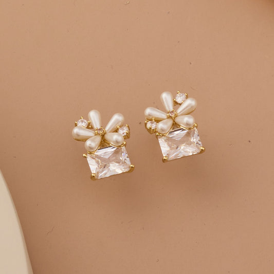 Diamond and Pearl Earrings Elegant Sophistication