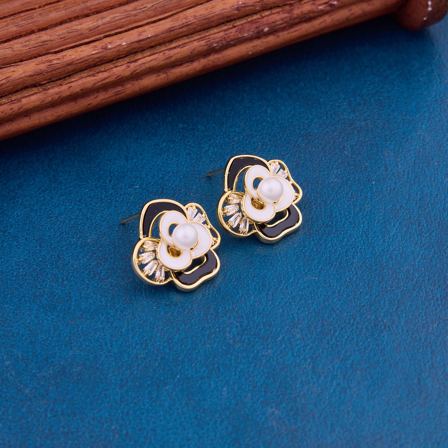 Gold Floral Pearl Earrings