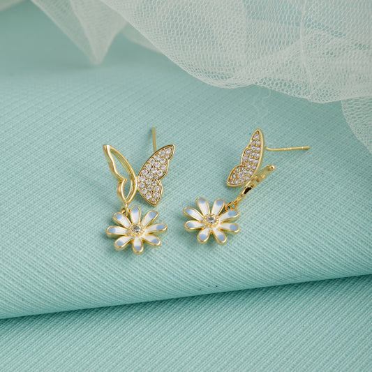 Diamond-Embellished Floral Earrings Elegant & Luxurious Design