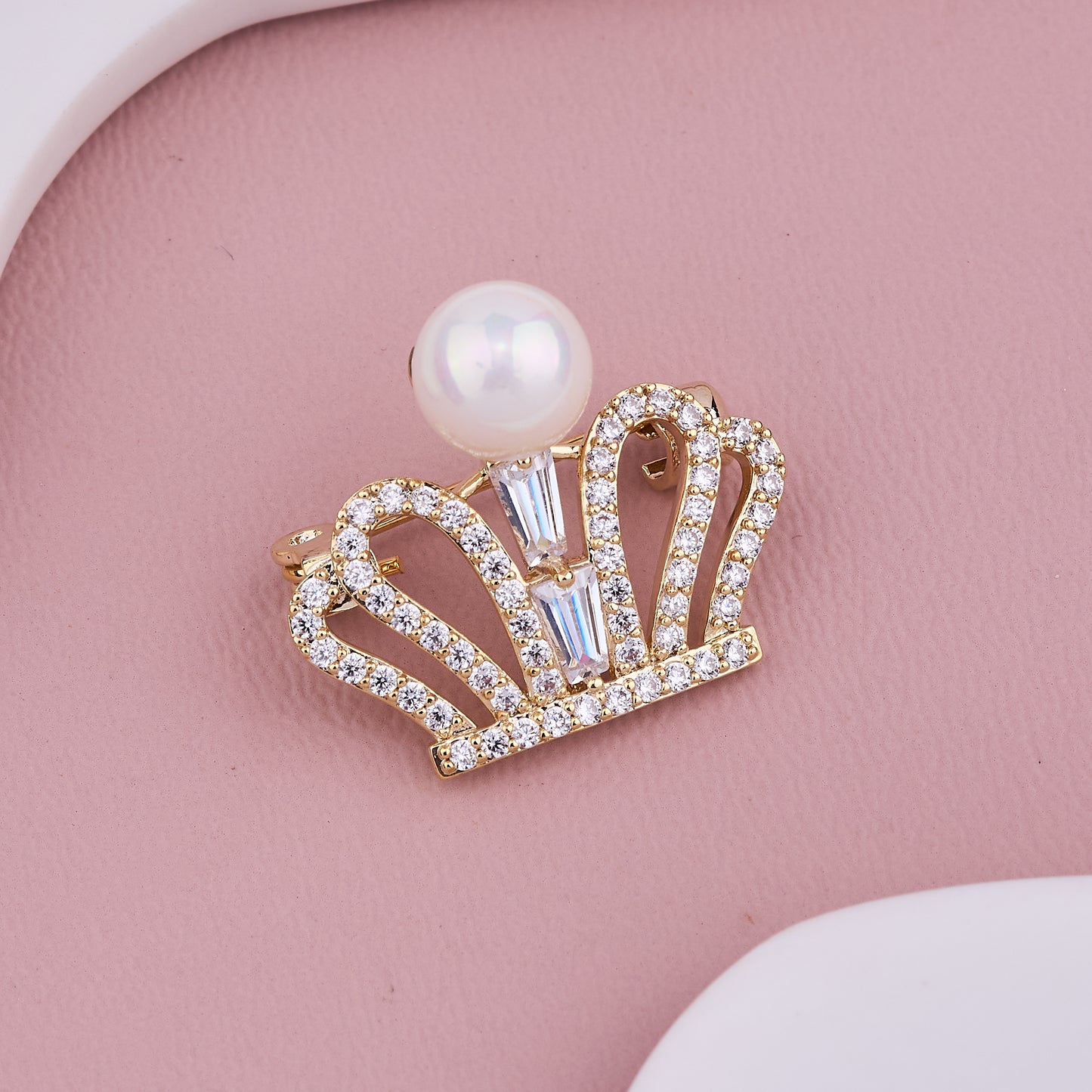 Elegant Pearl Brooch