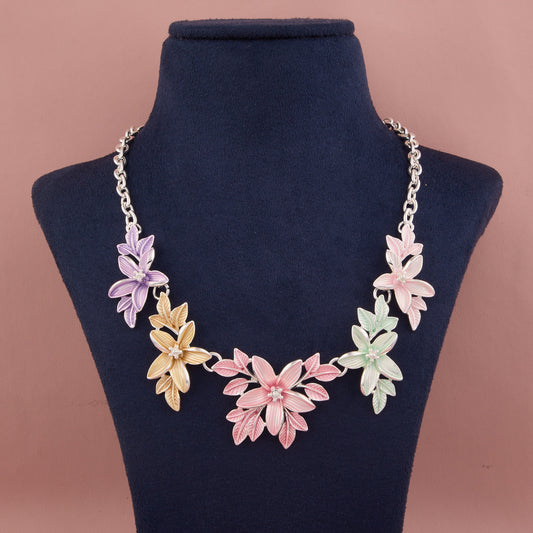 Intricately Designed Necklace with Elegant Details