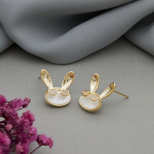 Floral-Inspired Earrings Nature’s Elegance & Creative Design