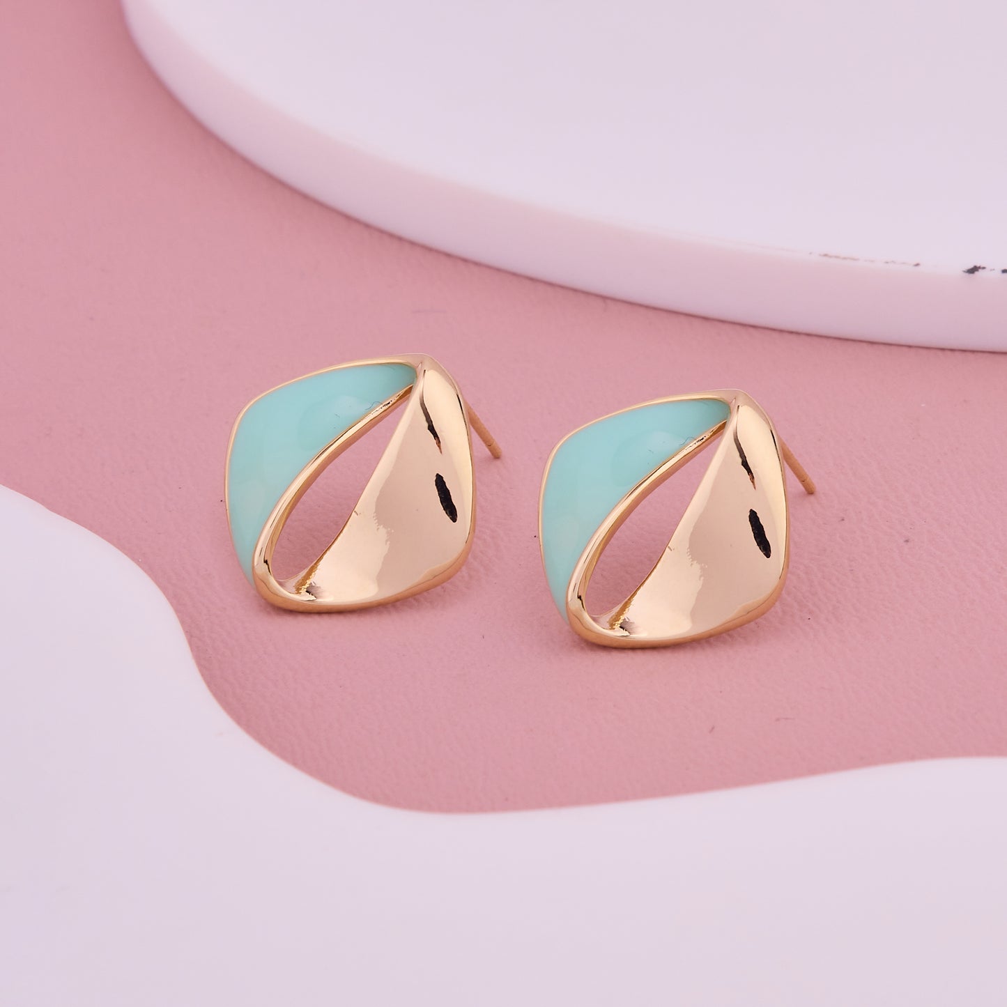 Aqua Wave Studs